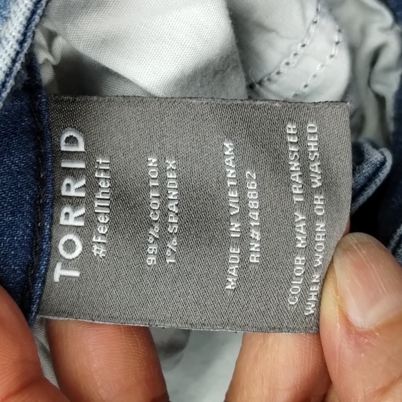 Torrid boyfriend straight vintage stretch size 26R light to medium wash - Picture 9 of 10